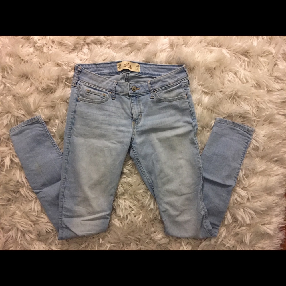 (SHOP CLOSED) Hollister Light Washed Blue Jeans